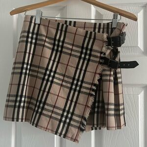 Burberry plaid skirt